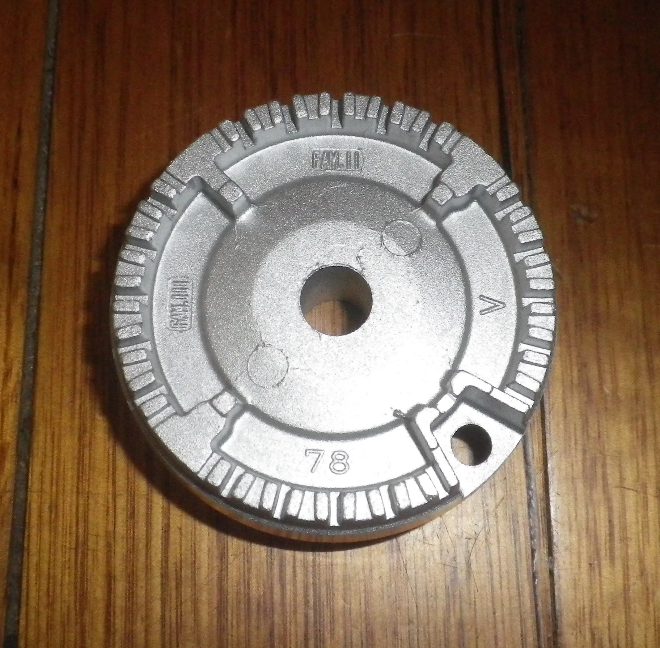 Fisher & Paykel Gas Stove Medium 69mm Burner/Distributer - Part No. FP530983