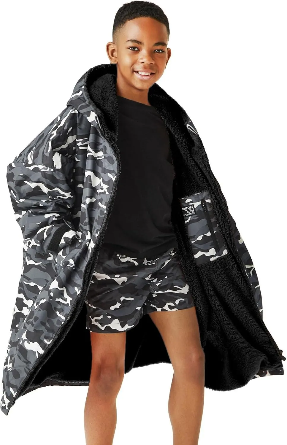 Kids Spirit Of Adventure Changing Robe - Black Camo/Black - 5-9 Yrs