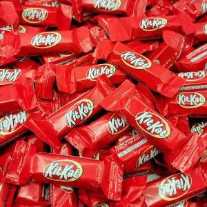 KlT-KAT Milk Chocolate Wafer Snack Size, Candy Bag (2 LB)