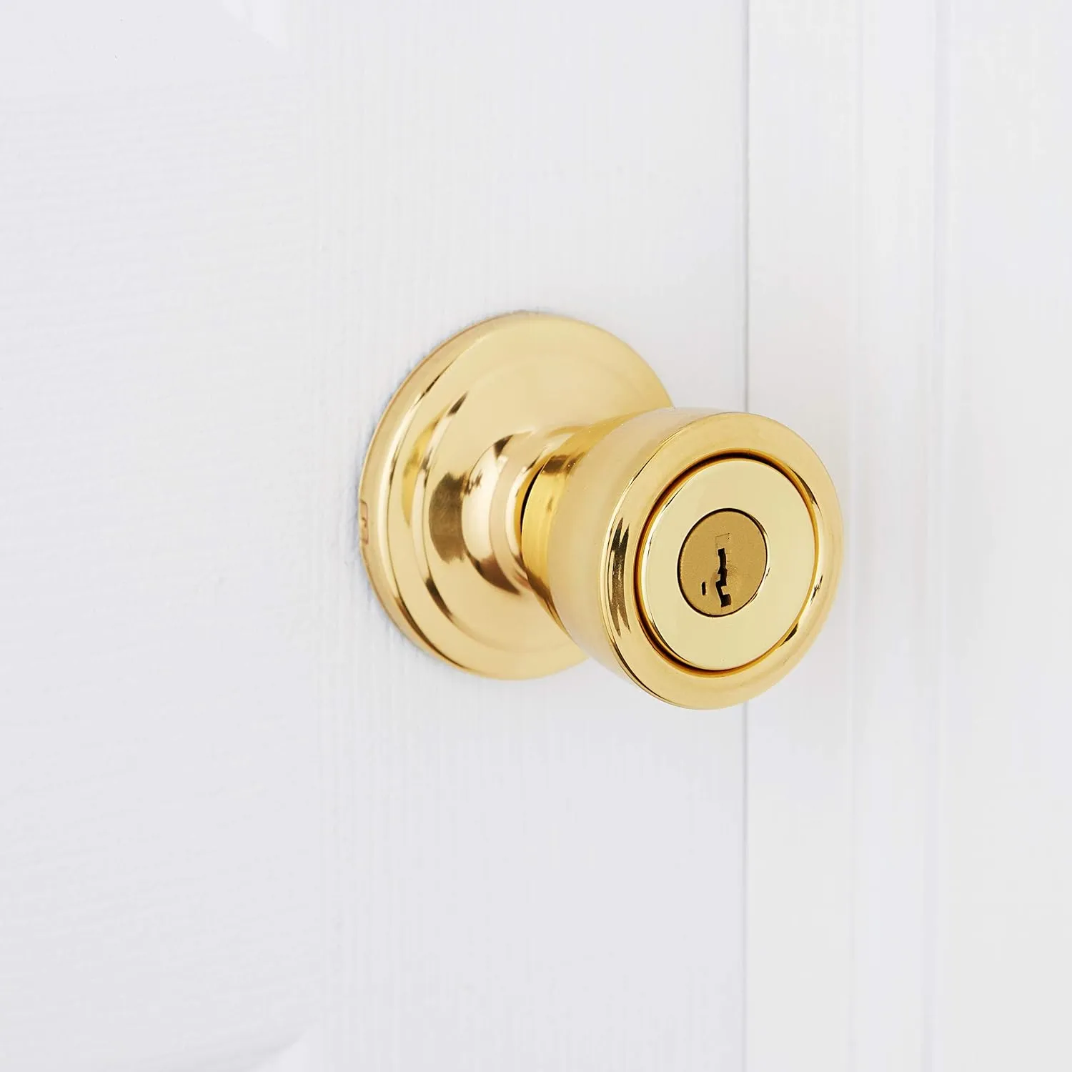 Kwikset Abbey Entry Door Knob with Lock and Key, Secure Keyed Handle Exterior, Front Entrance and Bedroom, Polished Brass, Pick Resistant SmartKey Rekey Security