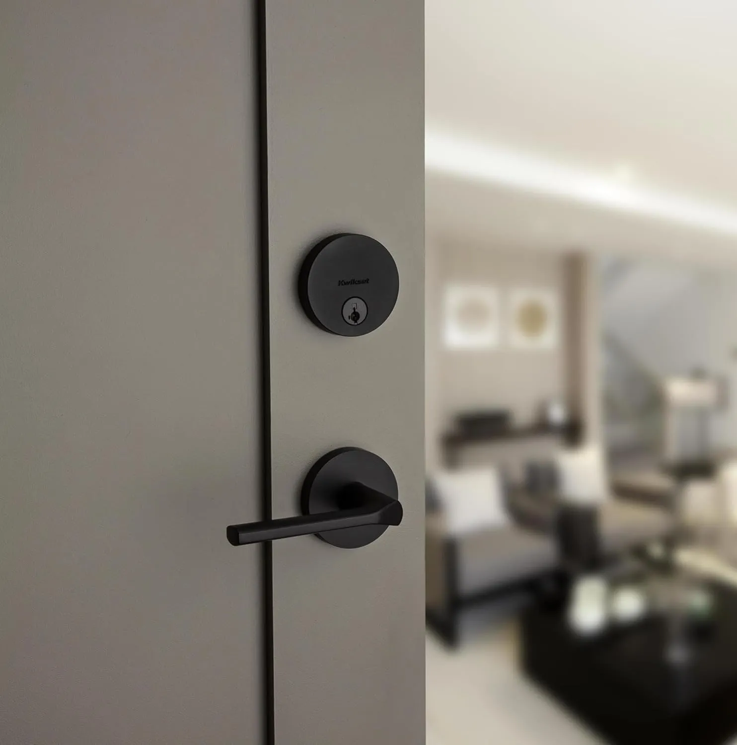 Kwikset Uptown Deadbolt Lock, Venetian Bronze Round Exterior Keyed Front Entry Door, Pick Resistant SmartKey Rekey Security, Single Cylinder Dead Bolt, with Microban Protection