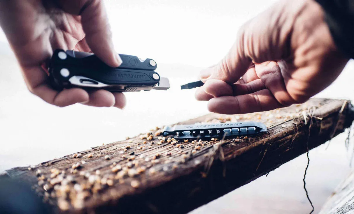 Leatherman Charge  Multi-Tool (Black Oxide w/ MOLLE Sheath)