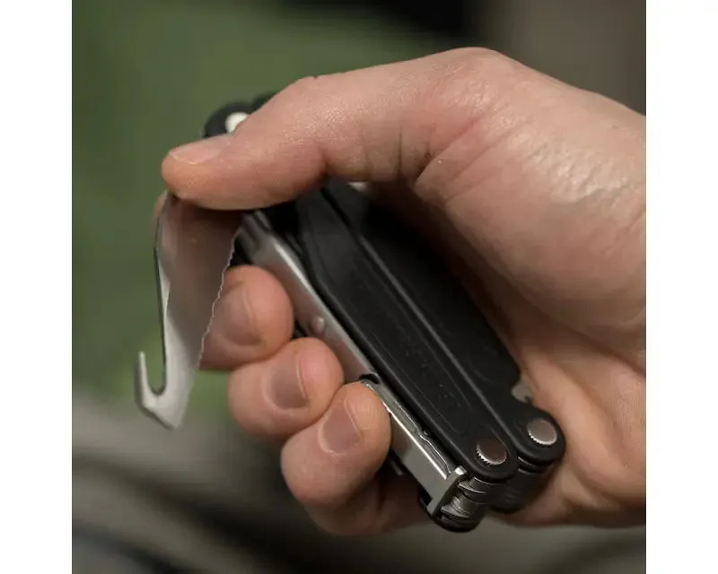 Leatherman Charge  Multi-Tool (Stainless Steel w/ Nylon Sheath)