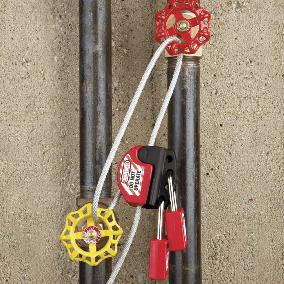 Master Lock S806 Adjustable Lockout Tagout Steel Cable, 5/32" Diameter, Black/Red