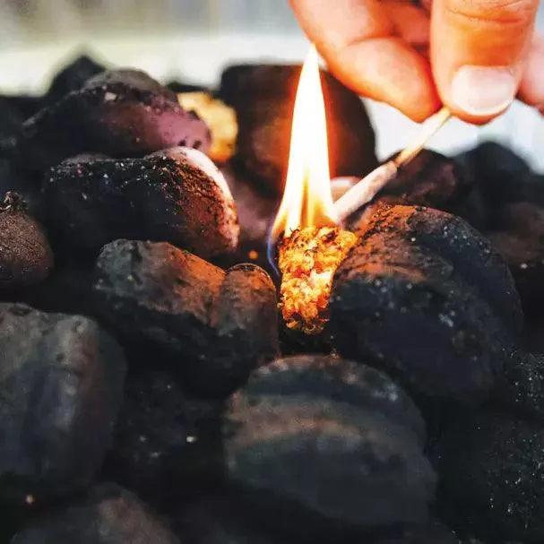 Solo Stove FUEL- Mini Oak Firewood for Mesa, Mesa XL, Pi Pizza Oven, and Fire Pit Cooking System, 100% Natural Oak Firewood Kiln-Dried | Starters & Color Packs for all Firepits