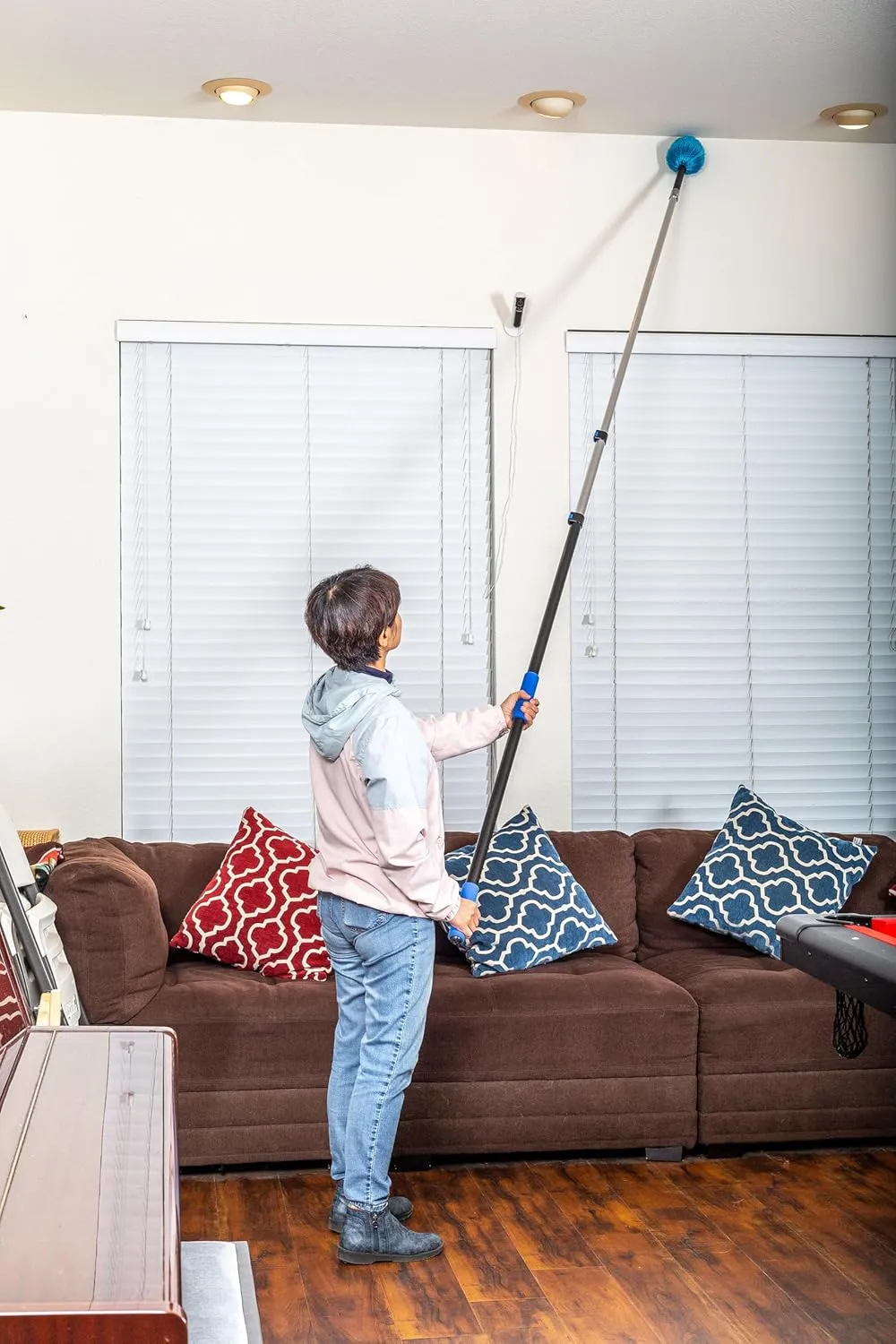 Vaughan 6 Feet Paint Extension Pole, Telescopic High Reach Painting Accessory - 050200E